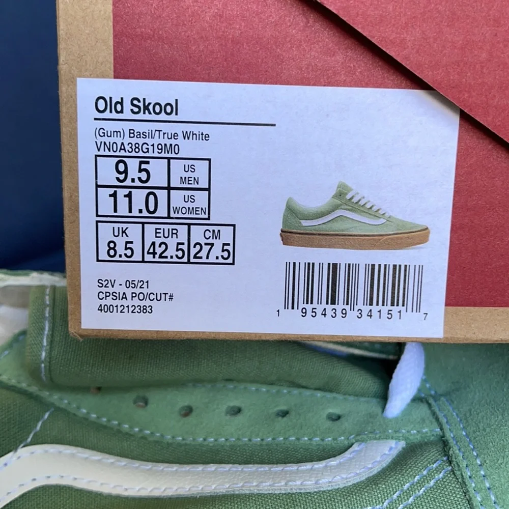 Vans Men’s Old Skool Gum Basil/True White Sneakers - Picture 16 of 16